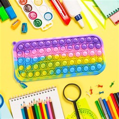 آن چیزهایی که می توانید در یک قاب مداد سیلیکونی قرار دهید چیست؟